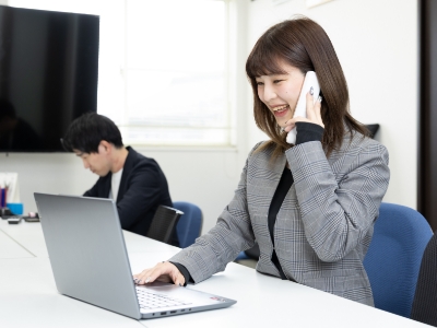 お電話、専用フォームからお問い合わせ