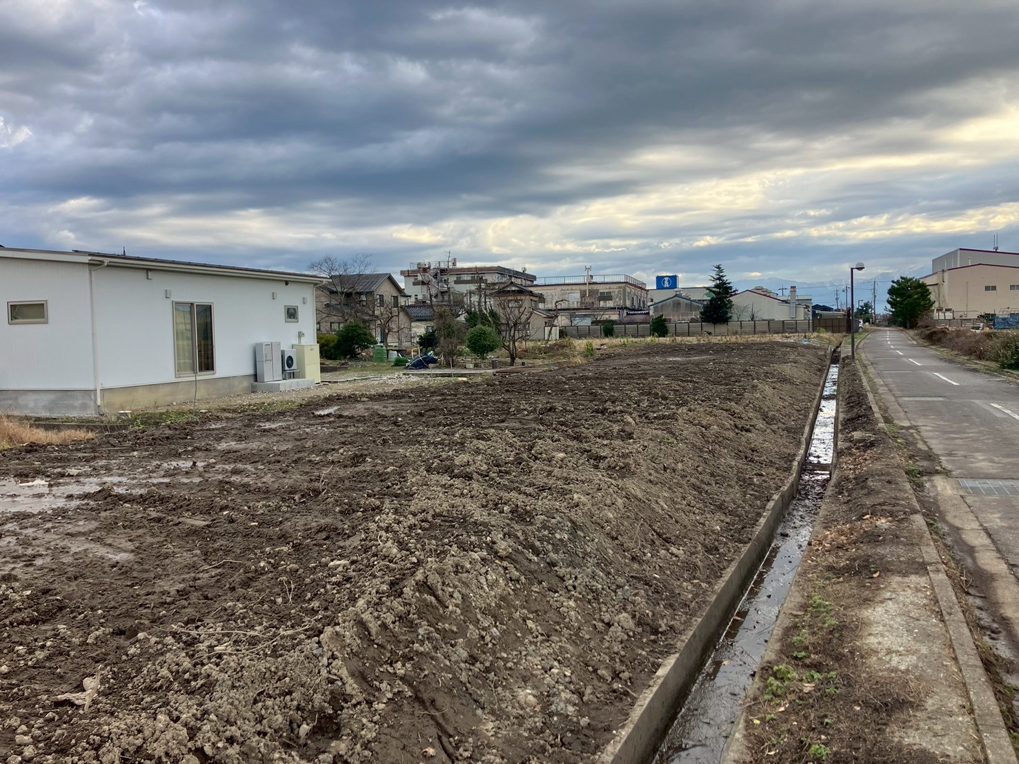 富山県射水市　木造納屋解体