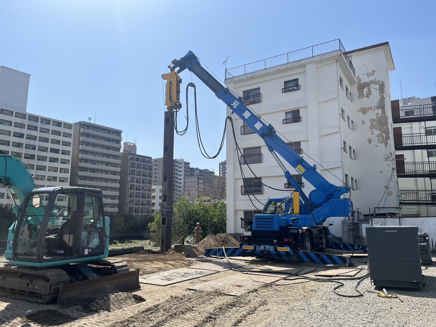 福岡県福岡市博多区住吉 杭抜き工事